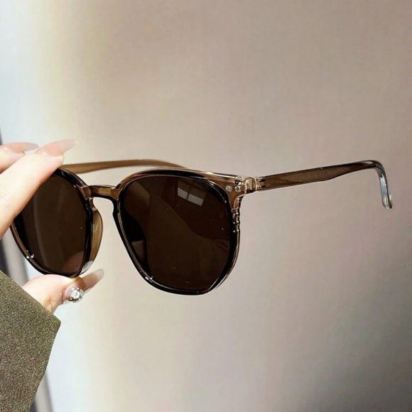 Clear Brown Round Sunglasses - Picture 3 of 7